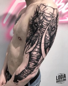 tatuaje_elefante_brazo_logia_barcelona_kevin_plane 